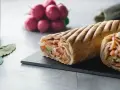 Kebab w bułce czy tortilla – co wybrać dla zdrowszego posiłku?