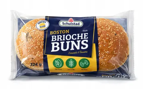Opakowanie dwóch bułek brioche posypanych sezamem. Idealne do burgerów, z napisem "Boston Brioche Buns".