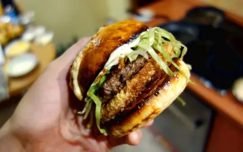 Jak zrobić idealnego hamburgera jak z McDonald's w domu