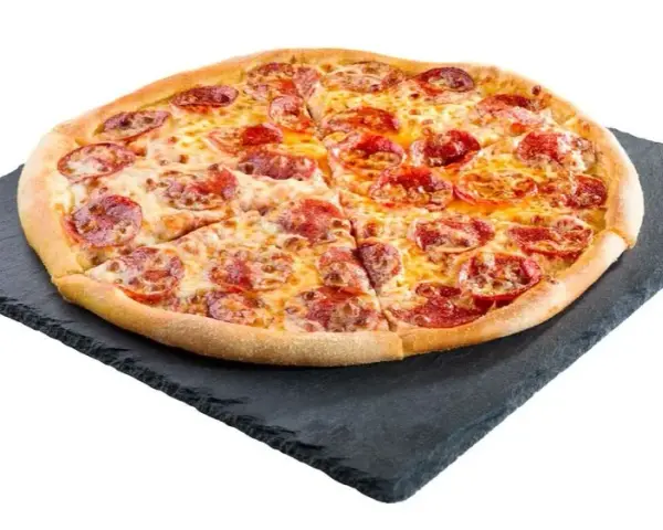Ile cm ma pizza XXL w Domino's? Sprawdź jej ogromny rozmiar!