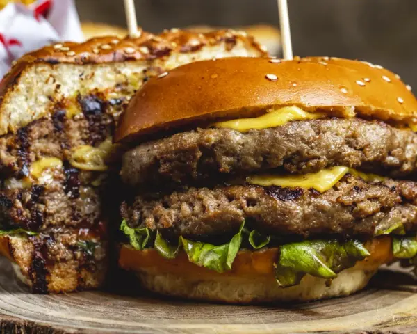 Burgery wołowe jak zrobić - sekrety idealnych domowych burgerów