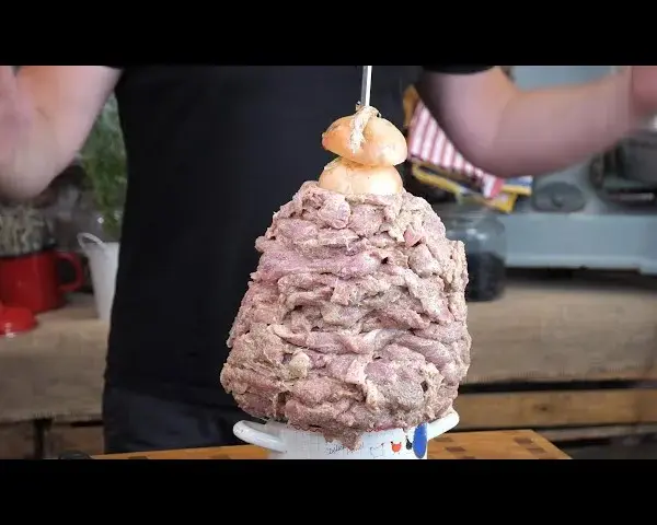 Kraftowy kebab: co to jest i dlaczego warto go spróbować?