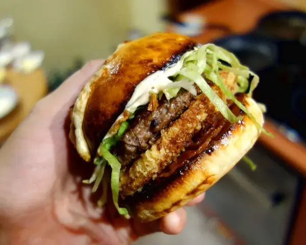 Jak zrobić idealnego hamburgera jak z McDonald's w domu