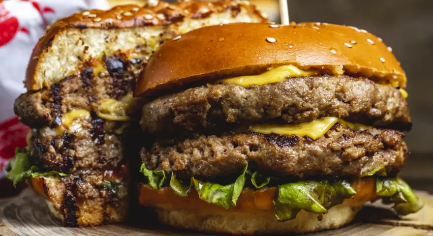 Burgery wołowe jak zrobić - sekrety idealnych domowych burgerów