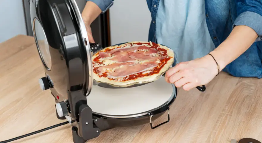 Jak idealnie piec pizzę Donatello: temperatura i czas pieczenia