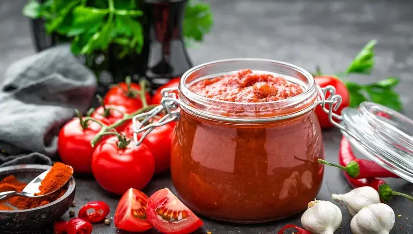 Jak zrobić sos do pizzy z koncentratu, który zachwyci smakiem