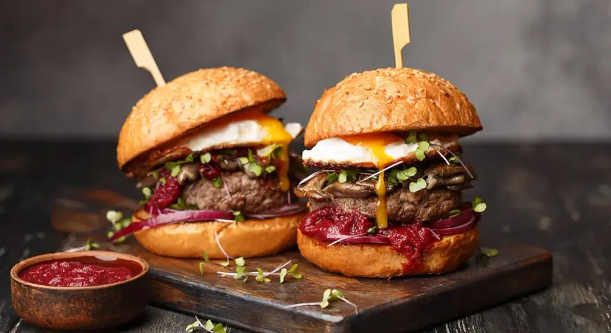 Ile kosztuje hamburger w USA? Ceny, które mogą cię zaskoczyć