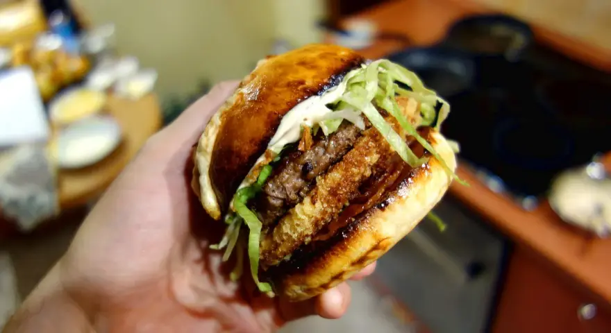 Jak zrobić idealnego hamburgera jak z McDonald's w domu