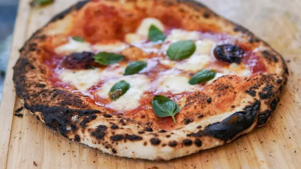 Zdjęcie Pizza neapolitańska czym się różni od innych rodzajów pizzy?
